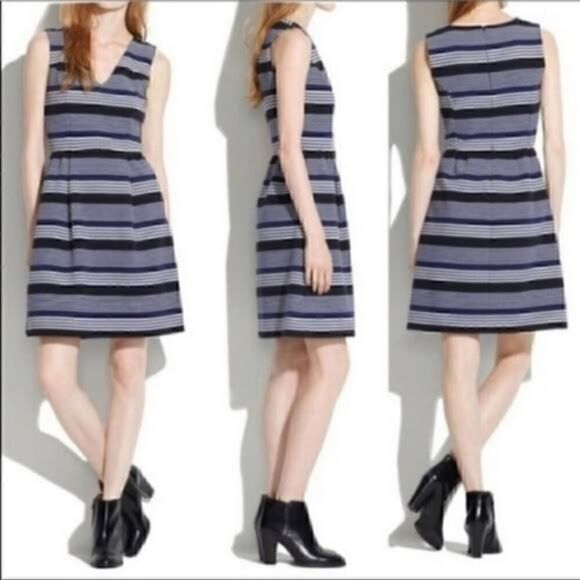 Madewell Dresses & Skirts - Madewell Gallerist Pointe V-Neck Sleeveless Blue Black Stripe Dress | S